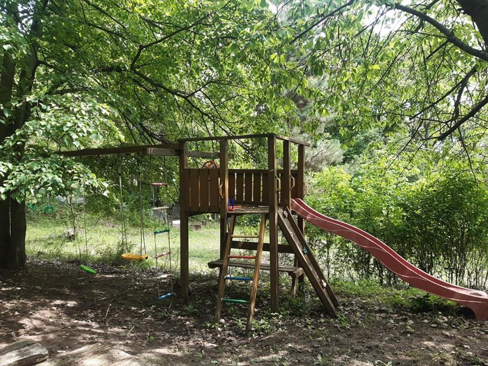 Hotel Jurta az erdő mellett dézsával-KERESZ-TANYA Pilisszentkereszt Esterno foto