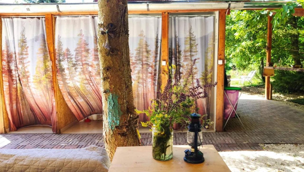 Hotel Jurta az erdő mellett dézsával-KERESZ-TANYA Pilisszentkereszt Esterno foto