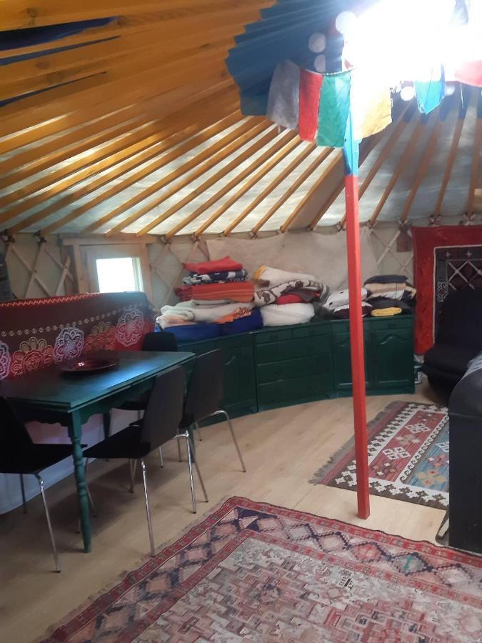 Hotel Jurta az erdő mellett dézsával-KERESZ-TANYA Pilisszentkereszt Esterno foto