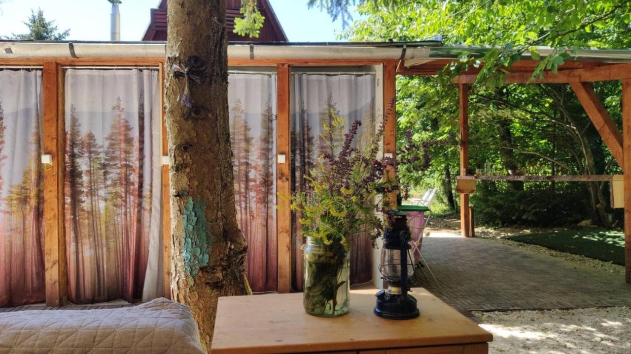 Hotel Jurta az erdő mellett dézsával-KERESZ-TANYA Pilisszentkereszt Esterno foto